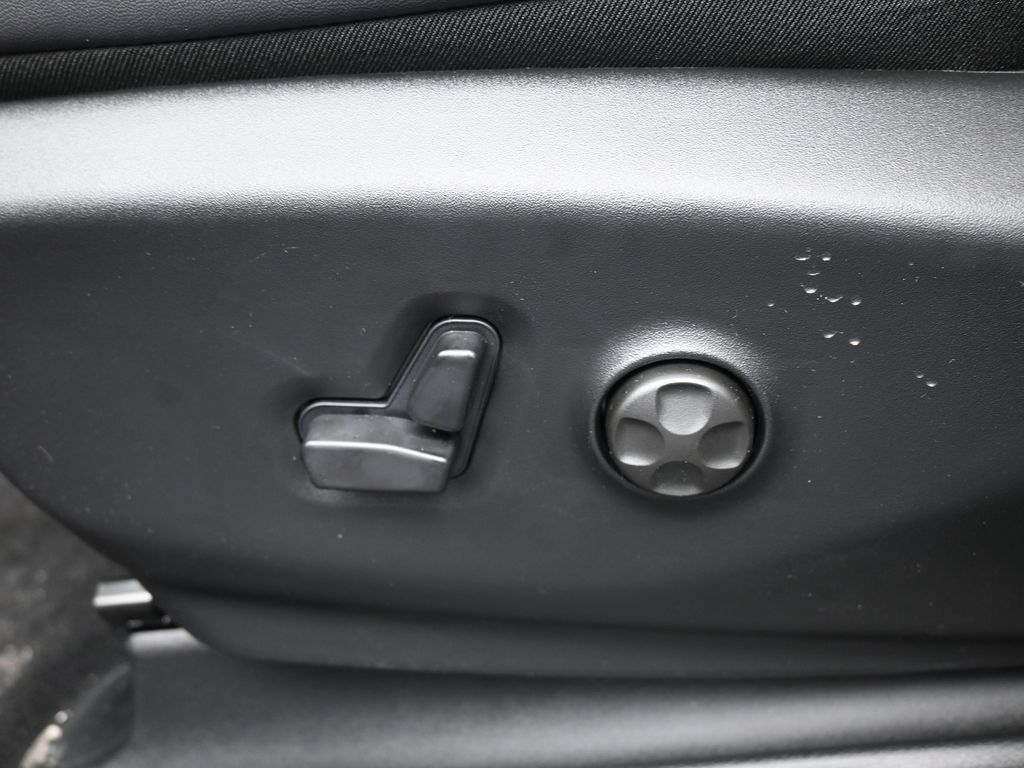 New 2026 Chrysler Pacifica Select FWD image 12