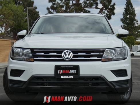 Used 2020 Volkswagen Tiguan SE w/ Panoramic Sunroof Package FWD image 15