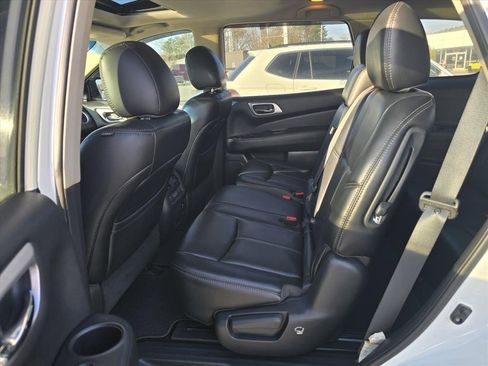 Used 2016 Nissan Pathfinder SL w/ SL Premium Package image 9