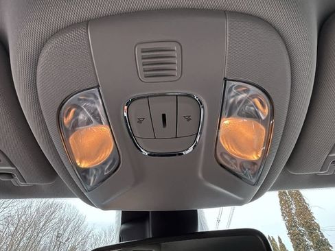 Used 2022 Jeep Compass Limited image 17