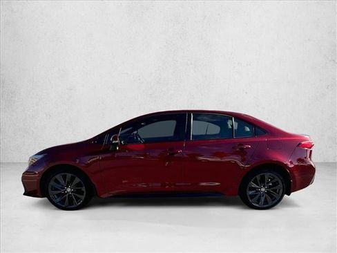 Used 2025 Toyota Corolla SE image 6