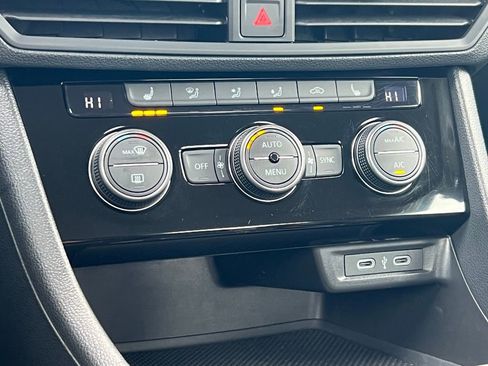 Used 2024 Volkswagen Jetta SE image 25