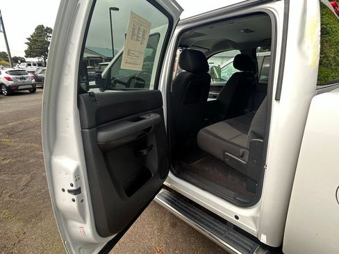 Used 2014 GMC Sierra 2500 SLE w/ SLE Preferred Package AWD/4WD image 27
