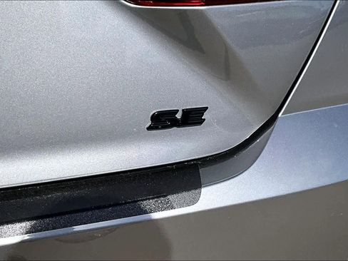 Used 2026 Toyota Camry SE image 10