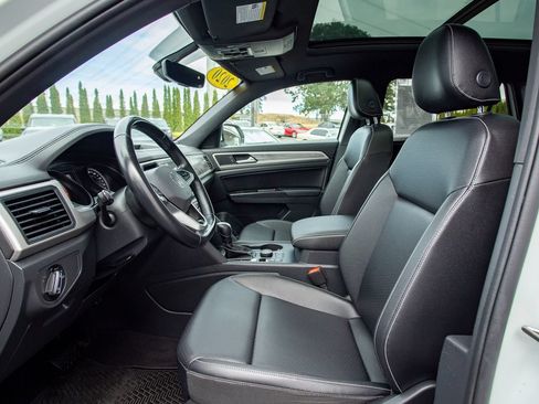 Used 2020 Volkswagen Atlas Cross Sport SE w/ Panoramic Sunroof Package AWD/4WD image 28