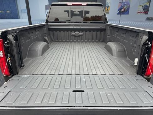 Used 2022 Chevrolet Silverado 2500 LTZ w/ LTZ Plus Package AWD/4WD image 9