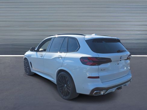 New 2026 BMW X5 xDrive40i w/ Executive Package image 4