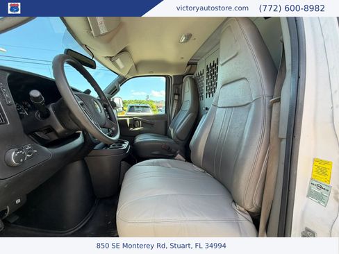 Used 2017 Chevrolet Express 2500 RWD image 25