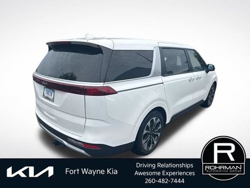 Used 2024 Kia Carnival EX FWD image 6