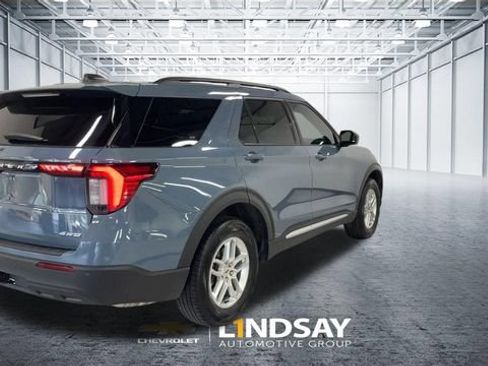 Used 2025 Ford Explorer Active AWD/4WD image 9