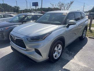 Used 2021 Toyota Highlander L video 1