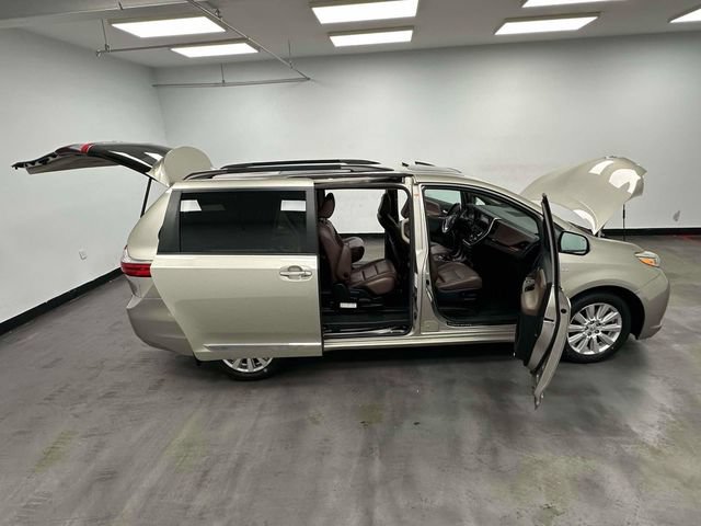 Used 2017 Toyota Sienna Limited Premium w/ Protection Package AWD/4WD image 13