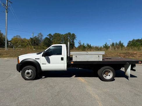 Used 2006 Ford F450 165  W.B. 2D image 3