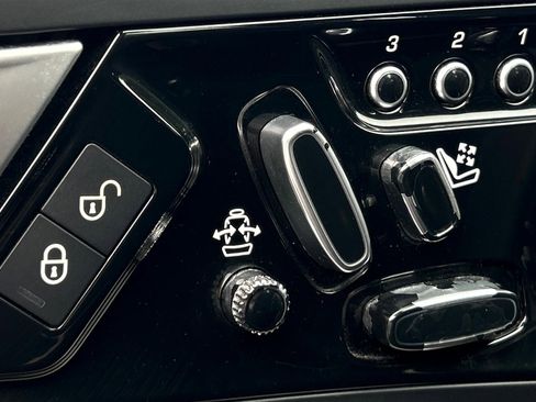 Used 2016 Jaguar F-TYPE Convertible image 40