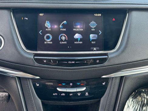 Used 2017 Cadillac XT5 Luxury w/ Driver Awareness Package image 9