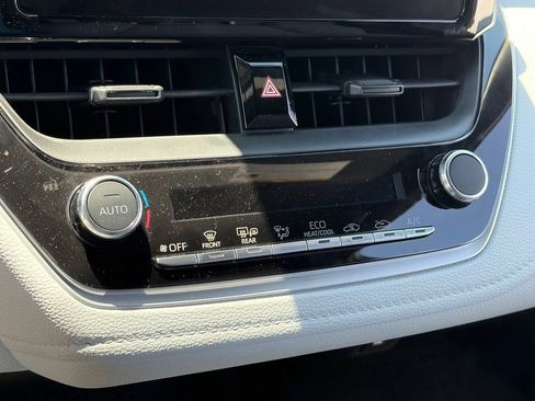 Used 2024 Toyota Corolla SE FWD image 8