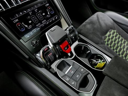 Used 2023 Lamborghini Urus S AWD/4WD image 32