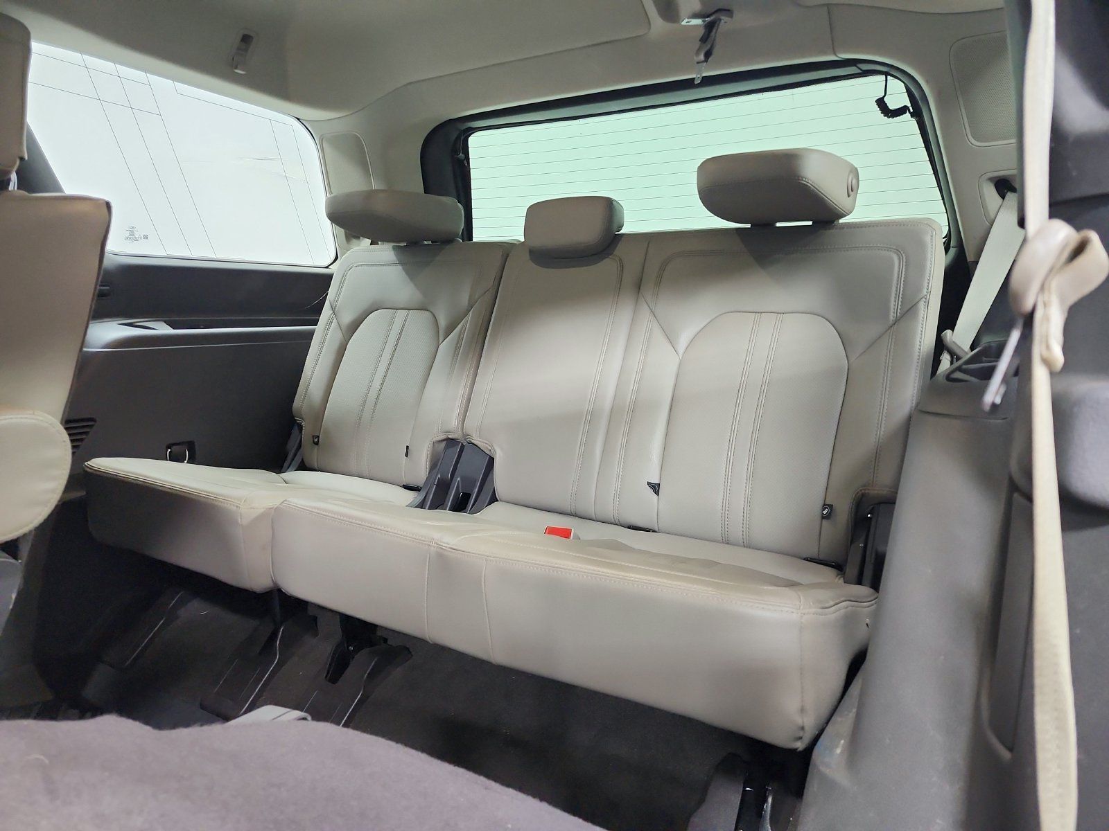 Used 2021 Ford Expedition Limited AWD/4WD image 12