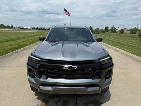Used 2024 Chevrolet Colorado Z71 w/ Z71 Convenience Package 2 AWD/4WD image 10