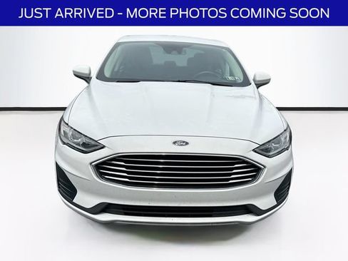 Used 2019 Ford Fusion SE FWD image 2