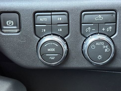 New 2026 GMC Sierra 1500 SLE image 30