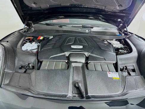 Used 2022 Porsche Cayenne S Platinum image 31