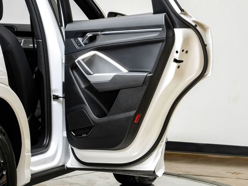 Used 2024 Audi Q3 2.0T Premium Plus w/ Premium Plus Package image 49