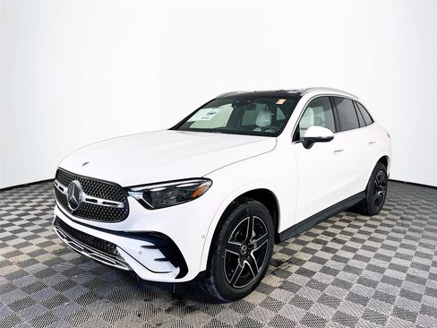 New 2026 Mercedes-Benz GLC 300 4MATIC image 2