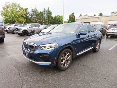 Used 2021 BMW X4 xDrive30i w/ Executive Package AWD/4WD image 3