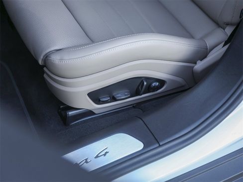 New 2026 Porsche Panamera 4 image 15