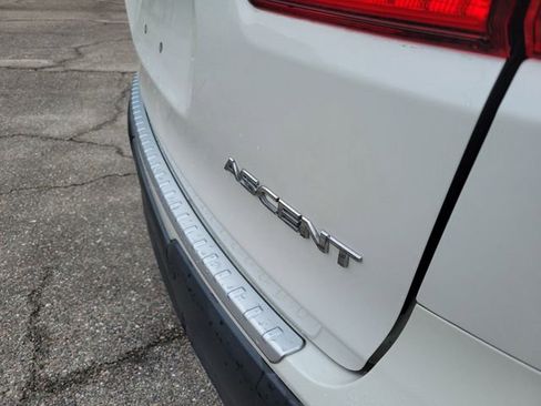 Used 2021 Subaru Ascent Premium w/ Convenience Package AWD/4WD image 8