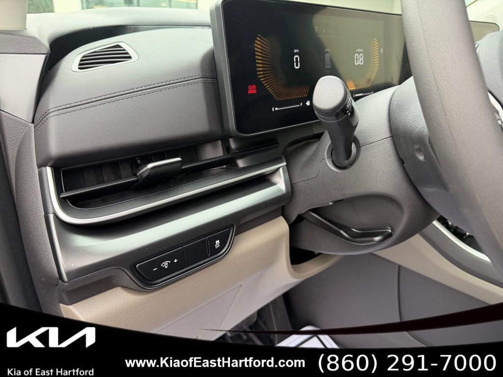 New 2026 Kia Carnival LX FWD image 29