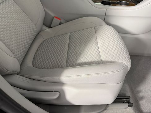 Used 2019 GMC Acadia SLE FWD image 33