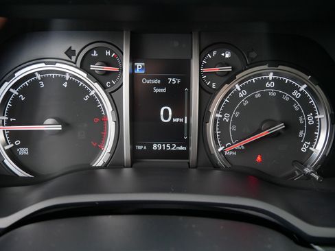 Used 2024 Toyota 4Runner TRD Off-Road Premium w/ Off Road Premium Plus Package AWD/4WD image 21