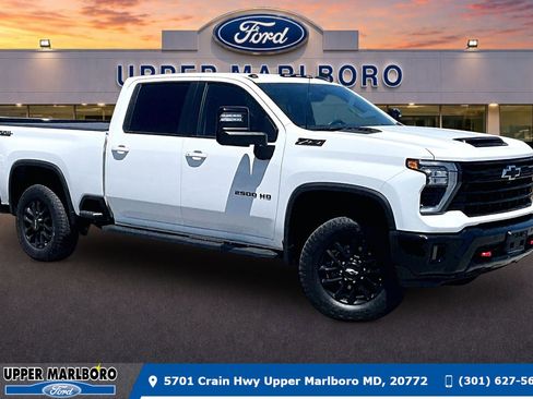 Used 2025 Chevrolet Silverado 2500 LT w/ Trail Boss Package AWD/4WD image 1