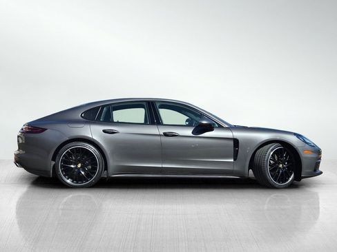 Used 2018 Porsche Panamera 4 image 3