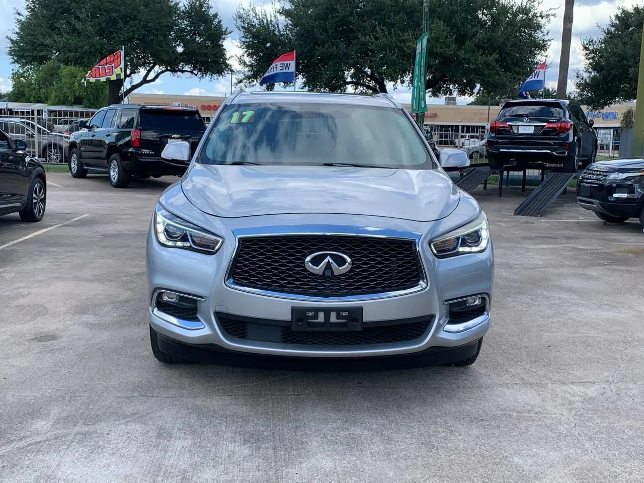 Used 2017 INFINITI QX60 FWD w/ Premium Plus Package image 2