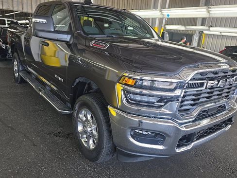 Used 2025 RAM 2500 Big Horn AWD/4WD image 2