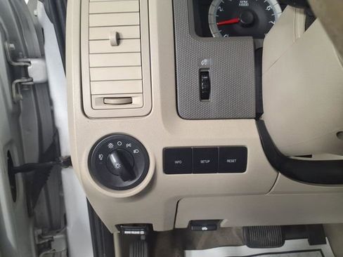 Used 2008 Ford Escape XLT image 16