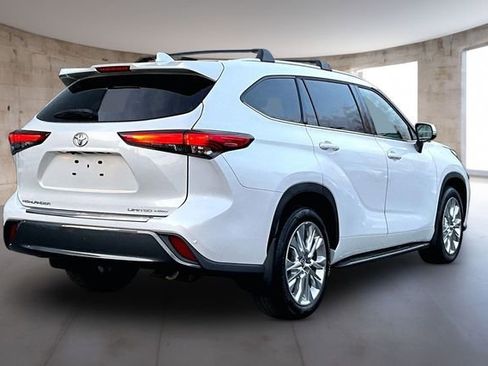 Used 2023 Toyota Highlander Limited AWD/4WD image 5