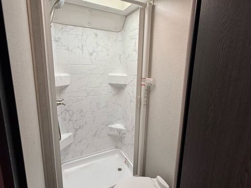 Used 2019 Chevrolet Express 4500 w/ RV Package image 15