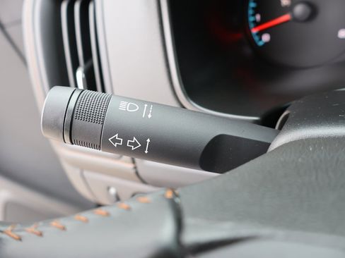 Used 2022 GMC Canyon AT4 image 16