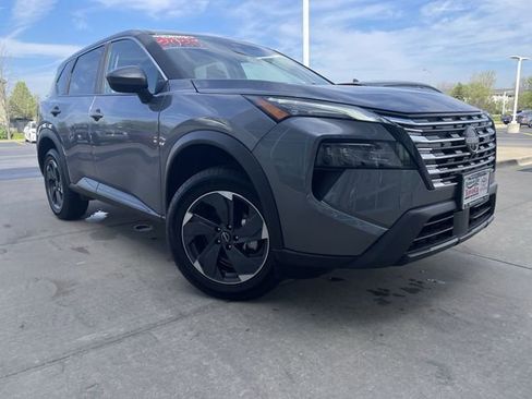 Used 2025 Nissan Rogue SV AWD/4WD image 10