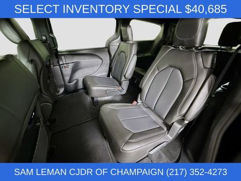 New 2026 Chrysler Pacifica Select w/ S Appearance Package image 23