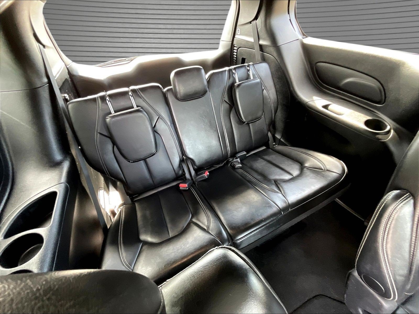 Used 2025 Chrysler Pacifica Select FWD image 23