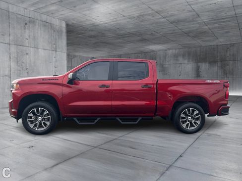 Used 2021 Chevrolet Silverado 1500 Custom image 3