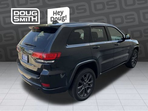 Used 2021 Jeep Grand Cherokee Laredo X AWD/4WD image 5