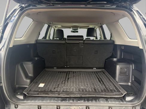 Used 2018 Toyota 4Runner TRD Off-Road Premium AWD/4WD image 14