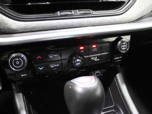 Used 2024 Jeep Compass Latitude image 22