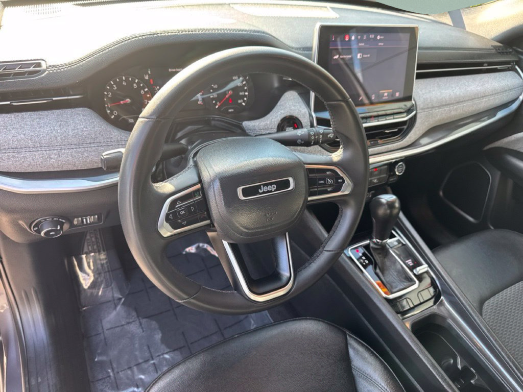 Used 2024 Jeep Compass Latitude AWD/4WD image 22